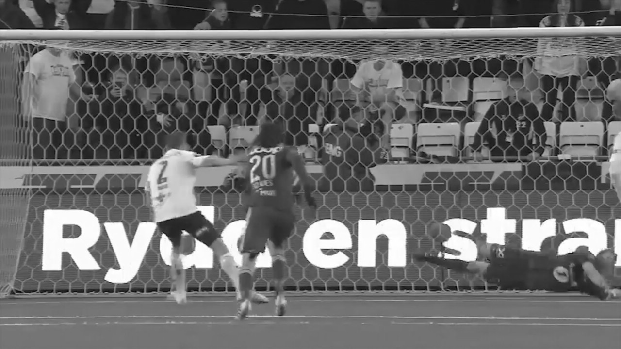 – Må innrømme at jeg var usikker på om jeg skulle signere
